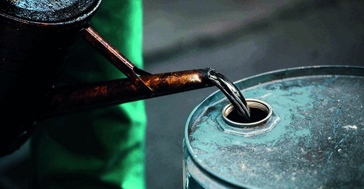 বিশ্বে এক ধাক্কায় অনেকটাই কমে গেছে তেলের দাম