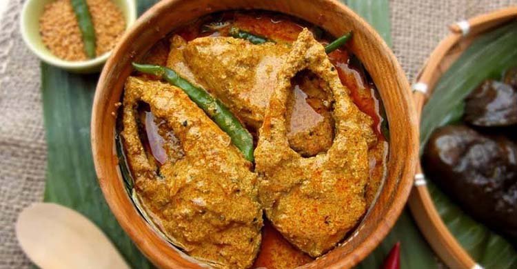 ইলিশ মাছের পাতুরি