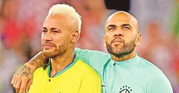 হতাশার রাতে পেলের পাশে নেইমার