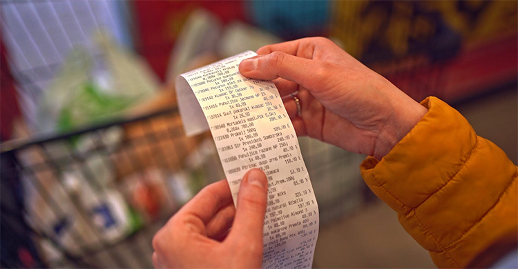 ট্রাম্পের শুল্কারোপ, পণ্যের দাম বাড়ার শঙ্কায় ৭৩ শতাংশ আমেরিকান